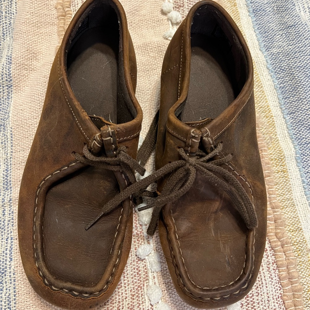 Clarks Brown Leather Loafers with Moccasin Stitching